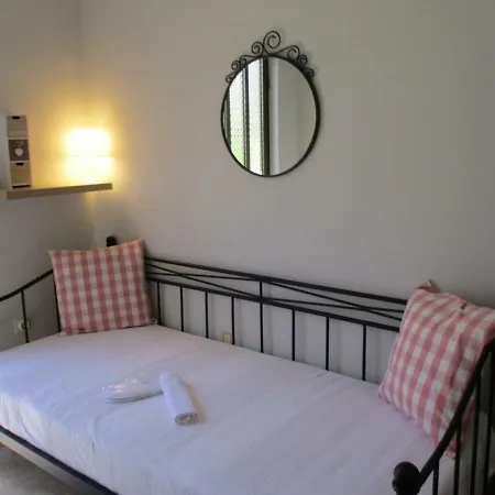 Adorable House For 4 * Сами